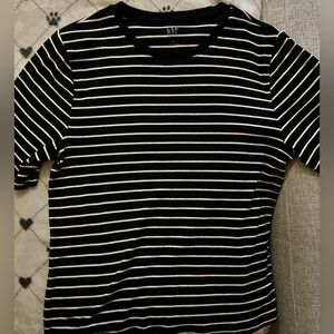 Gap striped tee size XL